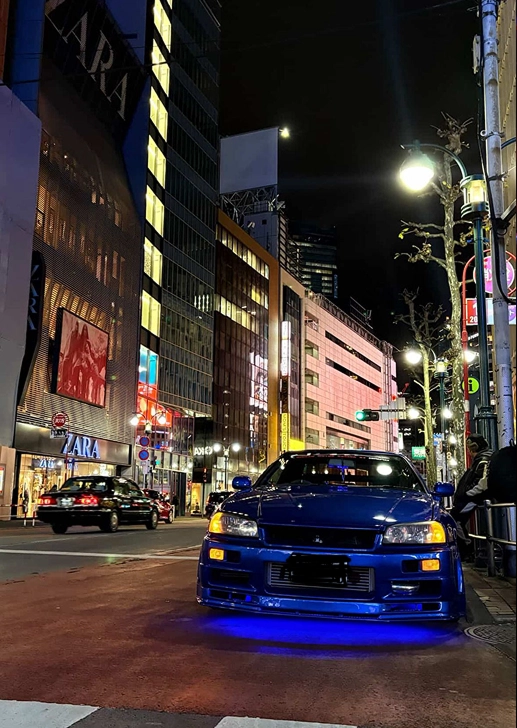 Daikoku PA car meet in Yokohama with JDM cars at night
